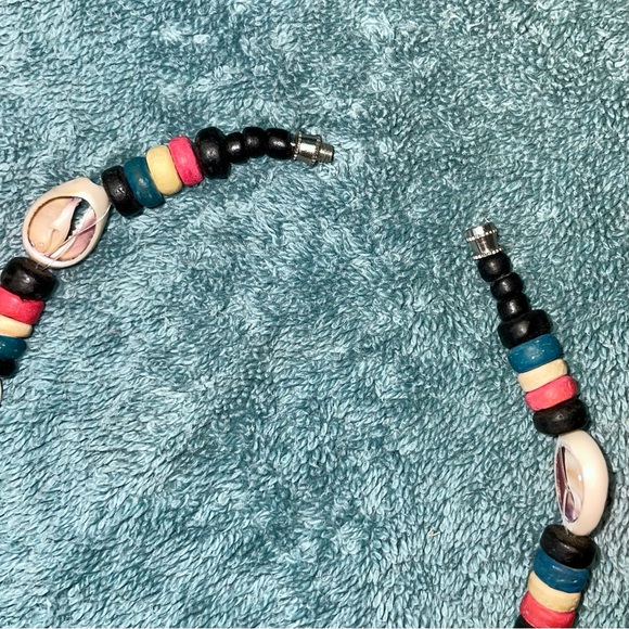 TWO vtg handmade Reggae inspired comrie shell & bead necklaces, like-new, unisex - Picture 6 of 6